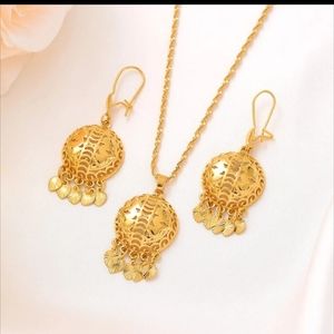 Dubai Gold color necklace earrings set